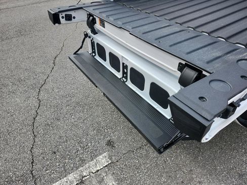 Used 2025 GMC Sierra 1500 SLT w/ SLT Premium Plus Package image 14