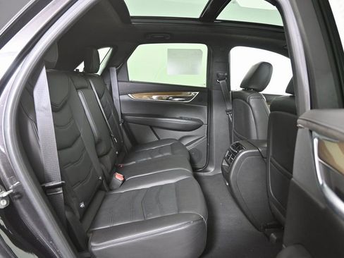 Used 2018 Cadillac XT5 Platinum w/ Driver Assist Package image 15