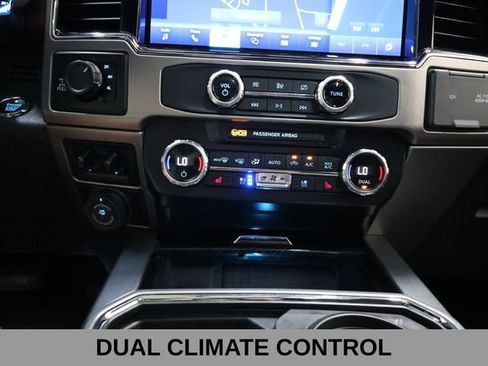 Used 2022 Ford F350 Platinum w/ FX4 Off-Road Package AWD/4WD image 37