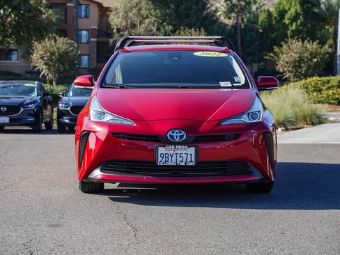 Used 2022 Toyota Prius LE image 3