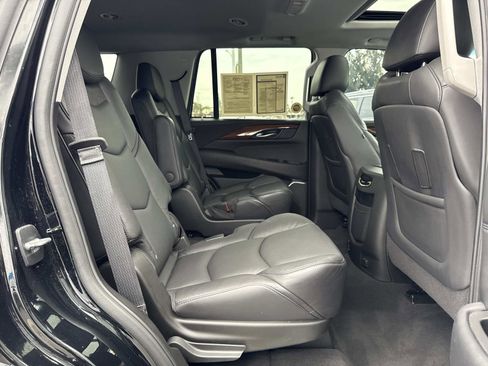 Used 2020 Cadillac Escalade Luxury image 30
