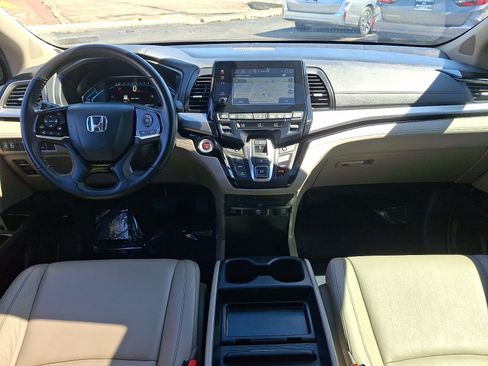 Used 2023 Honda Odyssey Touring image 11