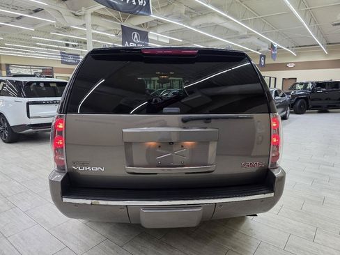 Used 2013 GMC Yukon Denali RWD image 7