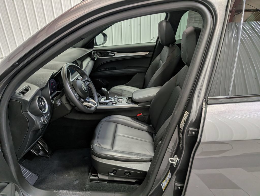 Used 2024 Alfa Romeo Stelvio Ti AWD/4WD image 15