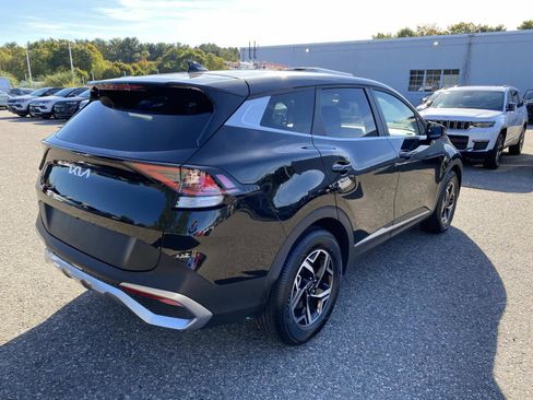 Used 2024 Kia Sportage LX image 3