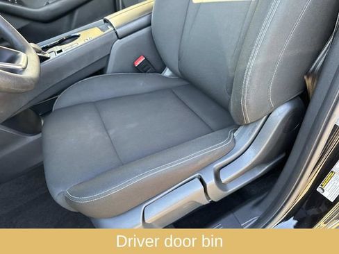 Used 2023 Nissan Rogue S image 23