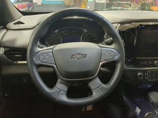 Used 2023 Chevrolet Traverse LT FWD video 2