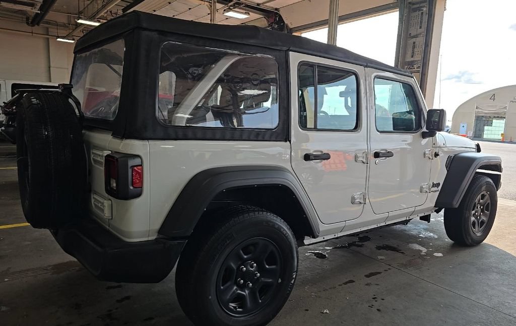 Used 2022 Jeep Wrangler Unlimited Sport AWD/4WD image 3