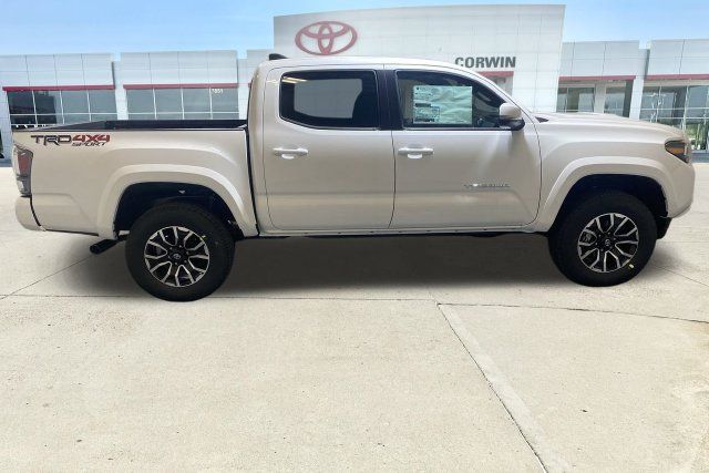 Used 2023 Toyota Tacoma TRD Sport w/ Technology Package AWD/4WD image 4