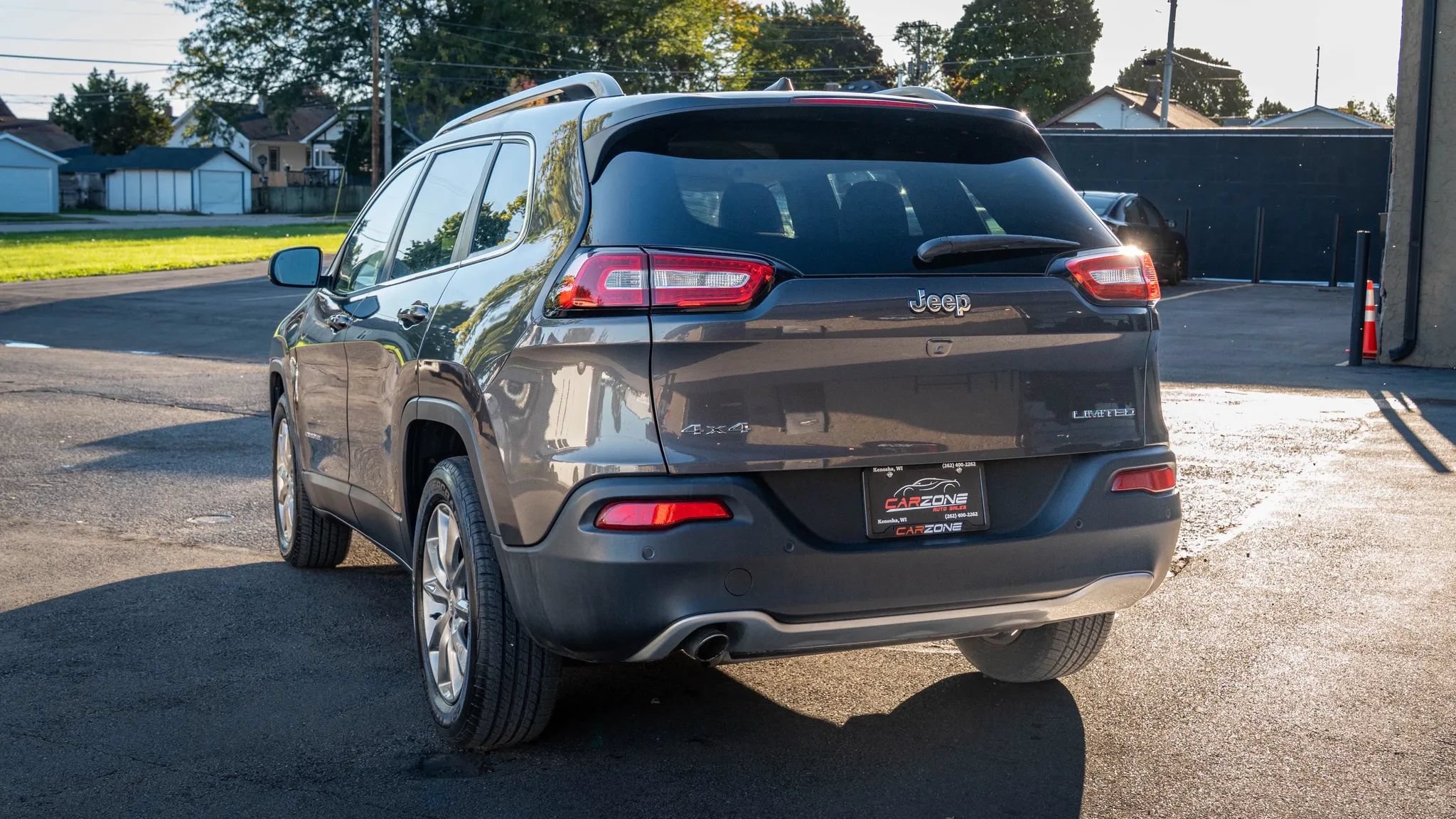 Used 2018 Jeep Cherokee Limited AWD/4WD image 8