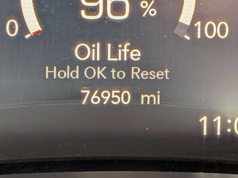 Used 2023 Chrysler Pacifica Touring-L FWD image 21