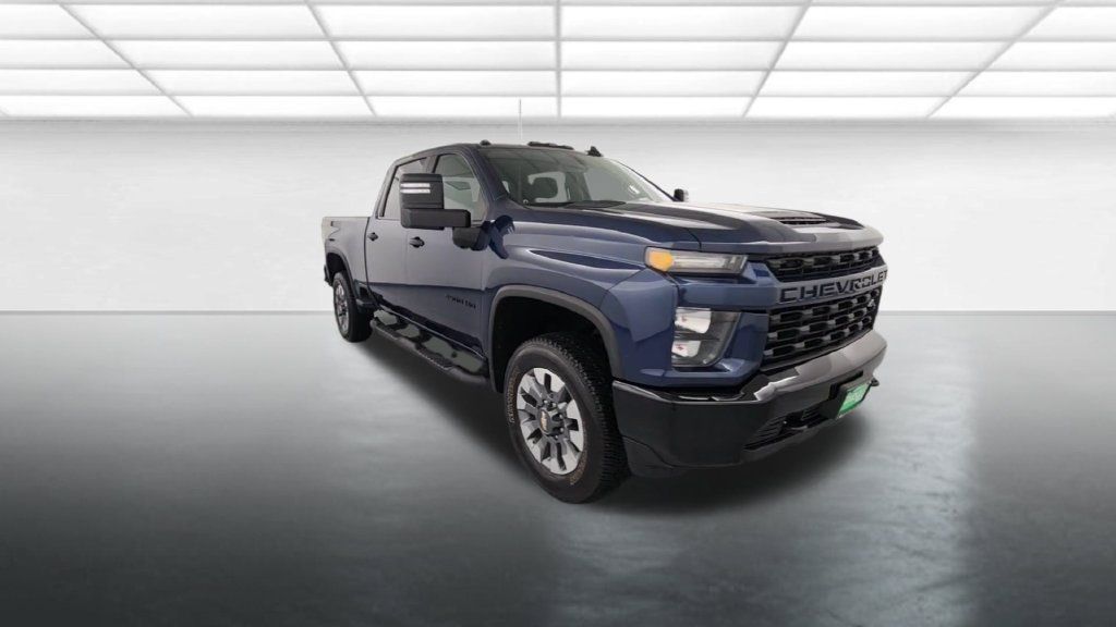 Used 2022 Chevrolet Silverado 2500 Custom w/ Custom Value Package AWD/4WD image 2