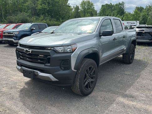 Used 2024 Chevrolet Colorado Trail Boss w/ Advanced Trailering Package AWD/4WD image 4
