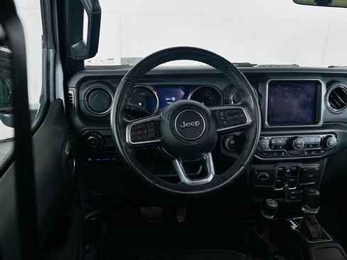 Used 2023 Jeep Wrangler Unlimited Sahara AWD/4WD image 17