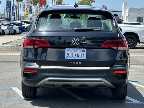 Used 2023 Volkswagen Taos S FWD image 5