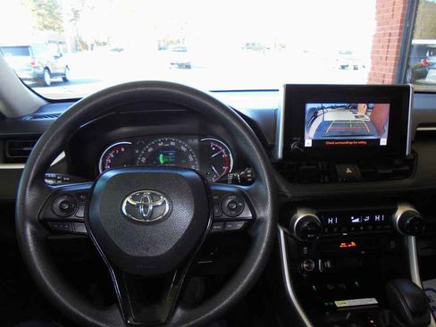 Used 2023 Toyota RAV4 XLE w/ Convenience Package image 6