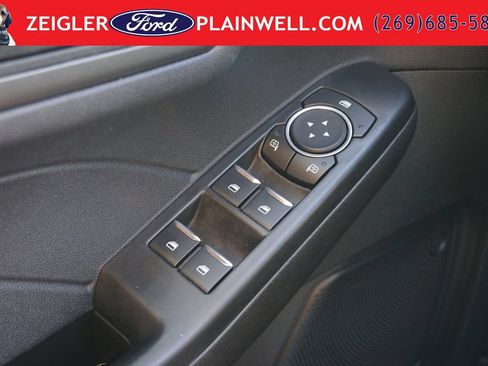 Used 2025 Ford Escape Active AWD/4WD image 27