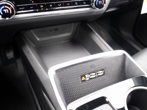 New 2026 Chevrolet Equinox LT w/ Convenience Package II image 5