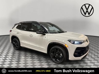 Certified 2025 Volkswagen Tiguan SE R-Line