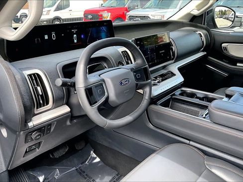 Used 2025 Ford Expedition Max Active AWD/4WD image 13
