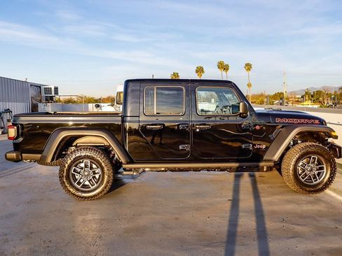 New 2026 Jeep Gladiator Mojave image 13