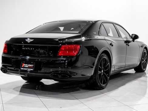 Used 2024 Bentley Flying Spur V8 image 4