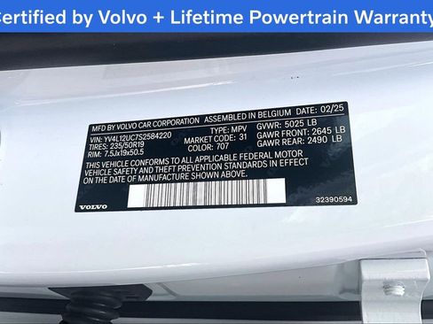 Used 2025 Volvo XC40 B5 Plus AWD/4WD image 45
