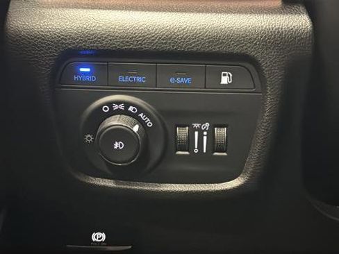 Used 2023 Jeep Grand Cherokee 4WD 4xe image 30