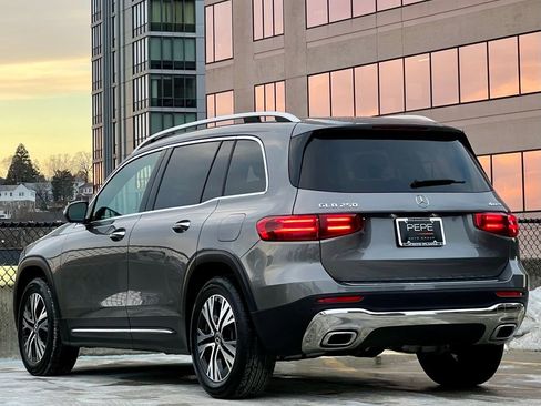 Certified 2026 Mercedes-Benz GLB 250 4MATIC image 4