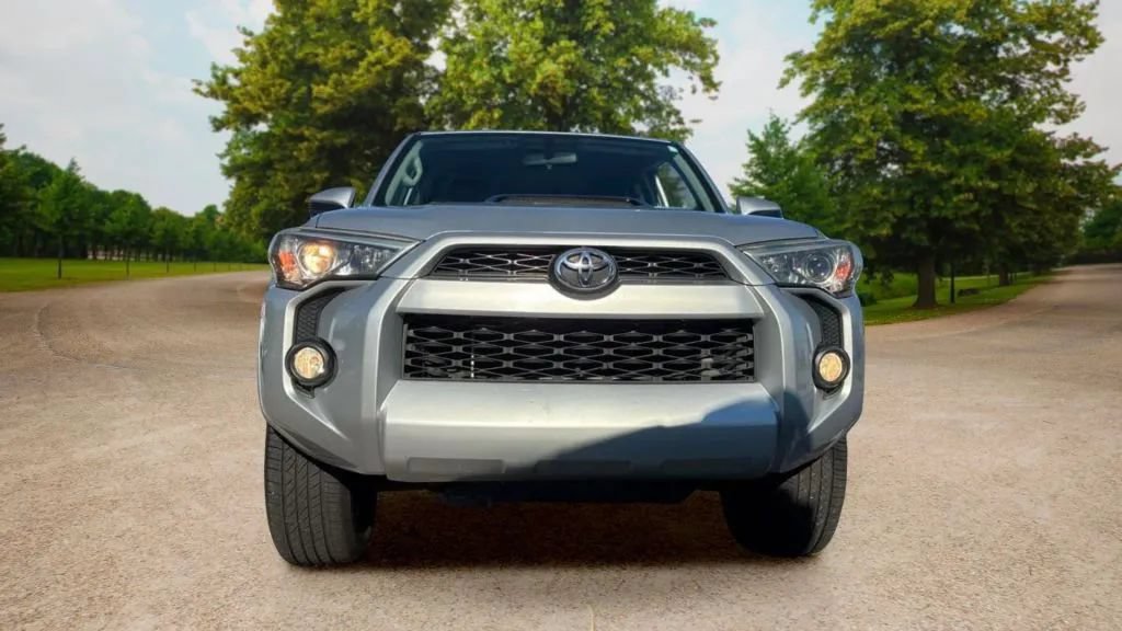 Used 2017 Toyota 4Runner TRD Off-Road AWD/4WD image 3
