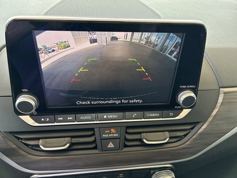 Used 2025 Nissan Altima 2.5 SV FWD image 35