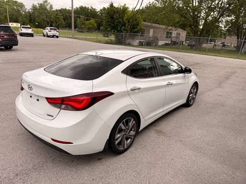 Used 2016 Hyundai Elantra Limited w/ Option Group 04 FWD image 5