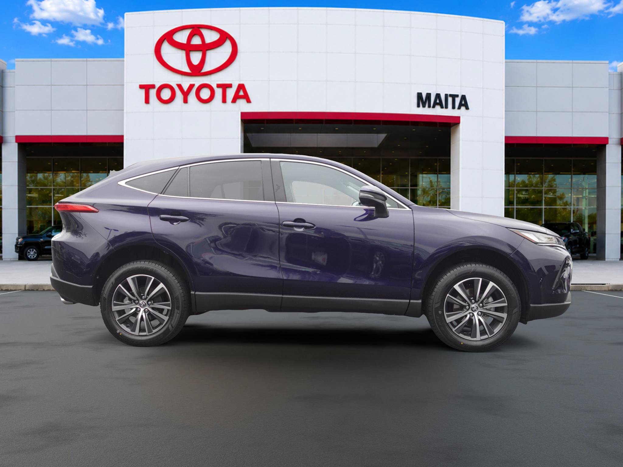 Certified 2024 Toyota Venza LE AWD/4WD image 2