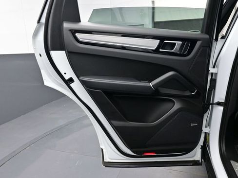 Certified 2023 Porsche Cayenne S Platinum image 13