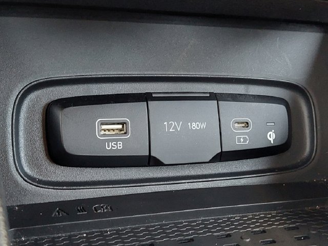Used 2023 Hyundai Venue Limited w/ Cargo Package FWD image 20