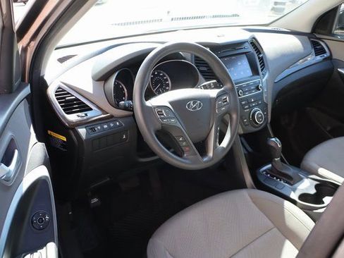 Used 2017 Hyundai Santa Fe Sport image 9