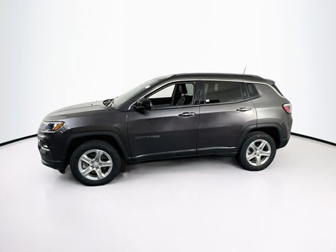 Used 2023 Jeep Compass Latitude w/ Convenience Group AWD/4WD image 8
