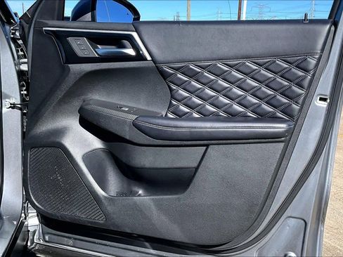 Used 2023 Mitsubishi Outlander SEL image 22