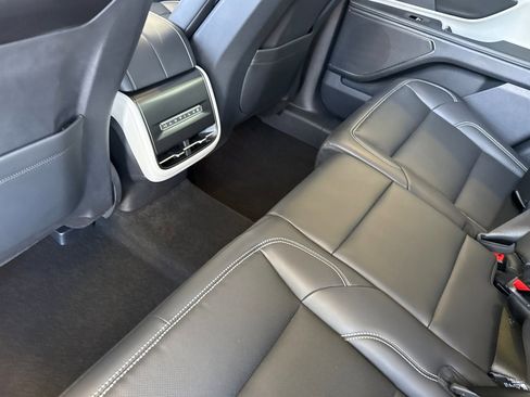 Used 2024 Lincoln Nautilus Premier image 24