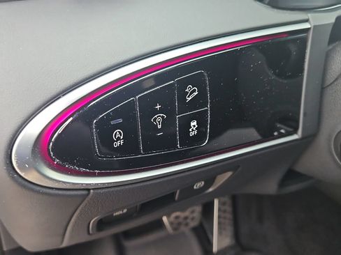 Used 2022 Genesis GV70 2.5T w/ Sport Prestige Package AWD/4WD image 19