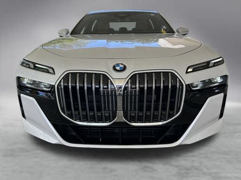 Used 2026 BMW 740i xDrive AWD/4WD image 15