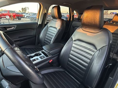 Used 2023 Ford Edge SEL image 15