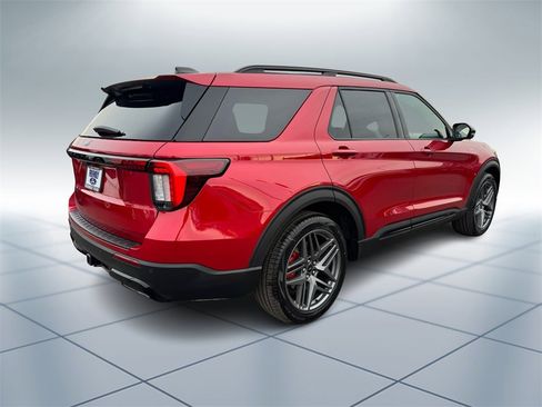 New 2026 Ford Explorer ST-Line w/ ST-Line Street Pack image 4