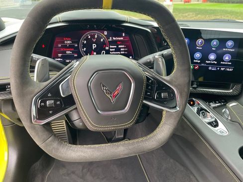Used 2022 Chevrolet Corvette Stingray Premium Conv w/ Z51 Performance Package RWD image 10