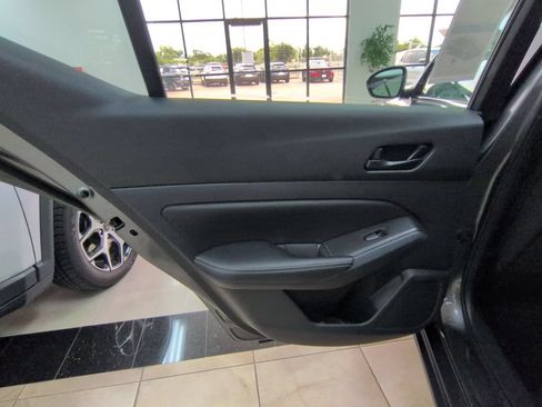 Used 2025 Nissan Altima 2.5 SV FWD image 24