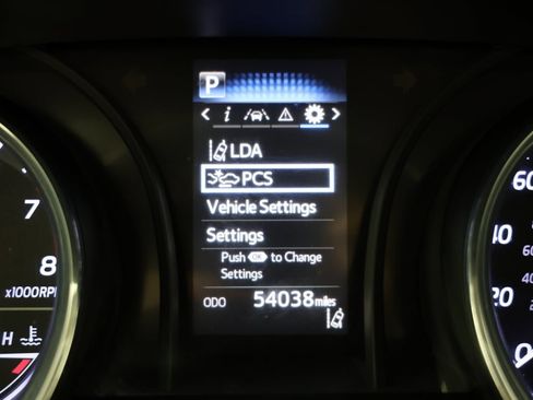 Used 2020 Toyota Camry SE image 11