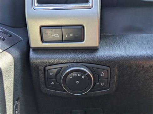 Used 2017 Ford F250 Lariat w/ Chrome Package image 22