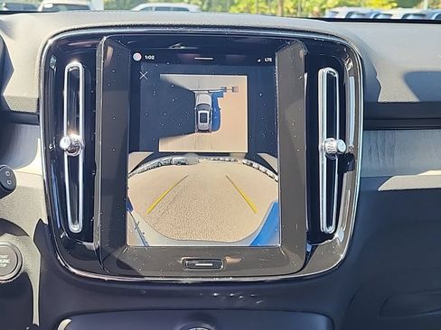 Certified 2024 Volvo XC40 B5 Ultimate w/ Protection Package Premier AWD/4WD image 26