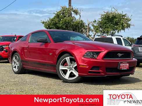 Used 2013 Ford Mustang Coupe RWD image 1