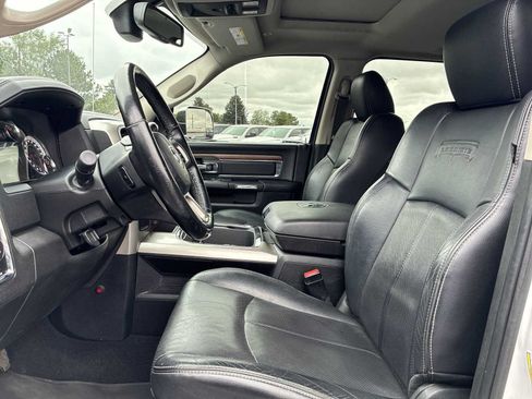 Used 2018 RAM 2500 Laramie w/ Convenience Group AWD/4WD image 13